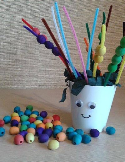 Praca plastyczna: Stworek z drucików kreatywnych i doniczki 3