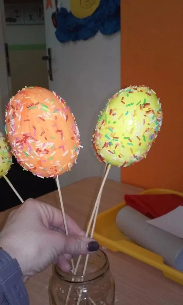 Praca plastyczna: Styropianowe jajka