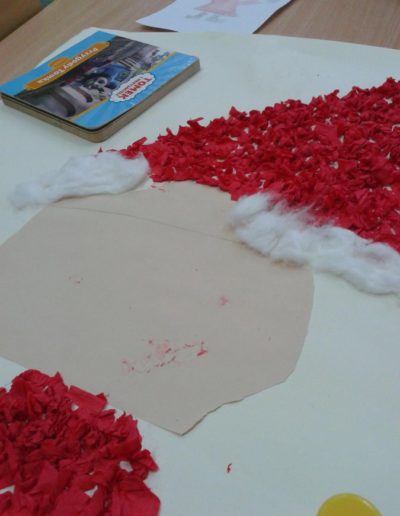 Praca plastyczna: Święty Mikołaj z brystolu - praca grupowa 3