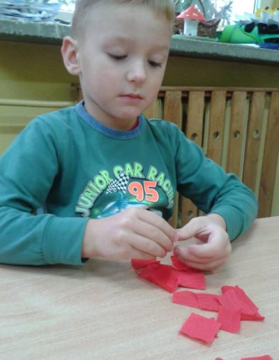 Praca plastyczna: Święty Mikołaj z brystolu - praca grupowa 8