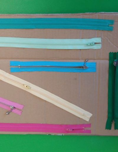 Motoryka mała - tablica z zamkami 1