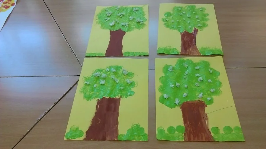 Praca plastyczna: Kwitnąca wiśnia farbą malowana