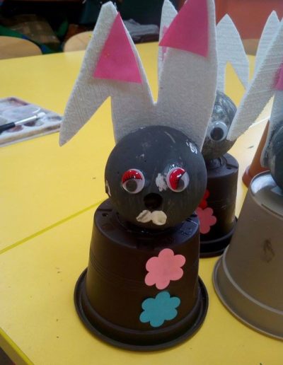 Praca plastyczna: Króliczki z doniczki 1