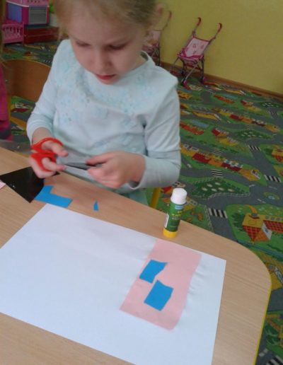 Praca plastyczna: Mój dom - wycinanka 15