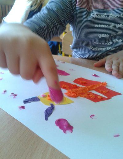 Praca plastyczna: Motylki - wycinanka 7