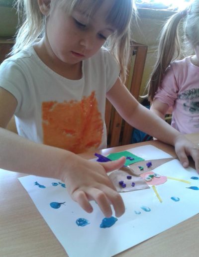 Praca plastyczna: Motylki - wycinanka 8