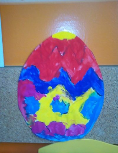 Praca plastyczna: Pisanki i kurczaczki z piórek 1