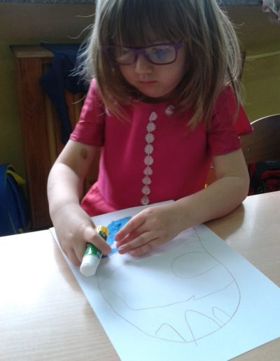 Praca plastyczna: Jak dbamy o czystość naszej planety - wydzieranka 68