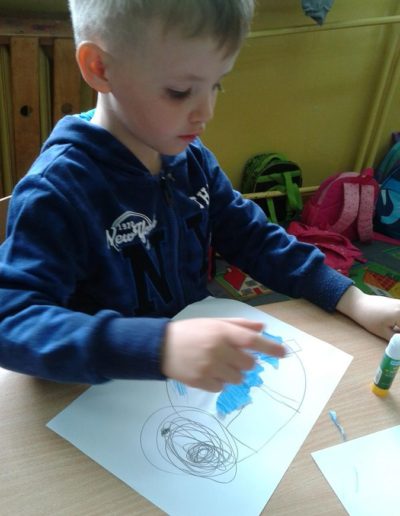 Praca plastyczna: Jak dbamy o czystość naszej planety - wydzieranka 63