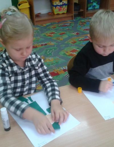 Praca plastyczna: Leśniczy opiekunem lasu 11