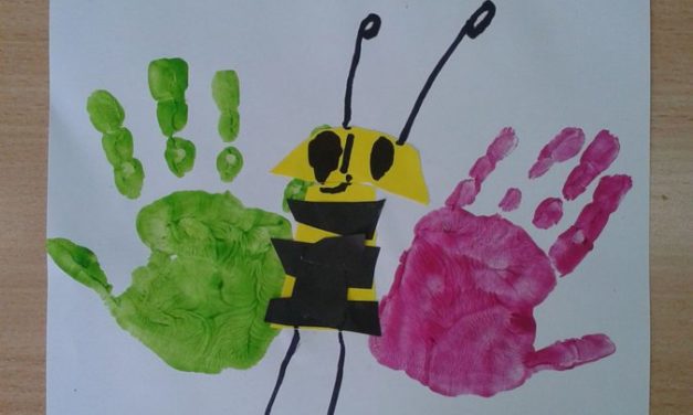 Praca plastyczna: Pszczółki z odrysowanej dłoni