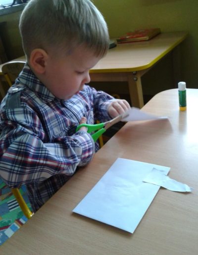 Praca plastyczna: Zajączki wielkanocne z koperty 12