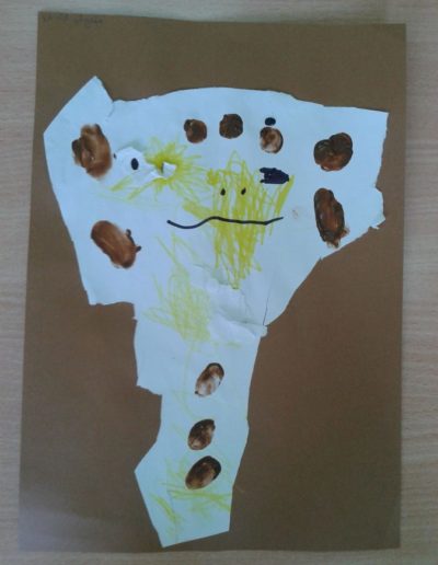 Praca plastyczna: Żyrafa z odrysowanej rączki 6