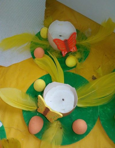 Praca plastyczna: Świeczniki z wydmuszek 1