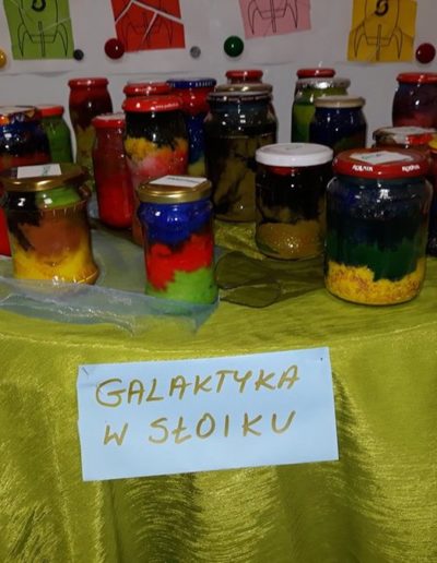 Praca plastyczna: Galaktyka w słoiku 1