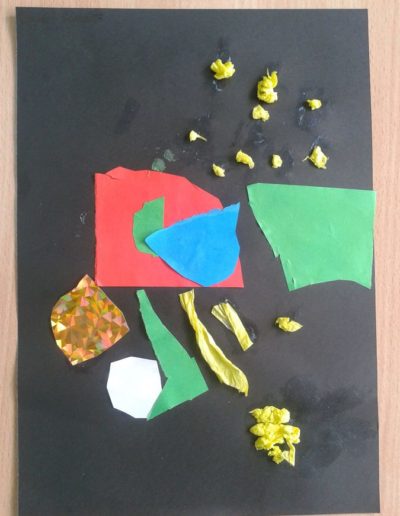 Praca plastyczna: Kosmos z bibuły 2