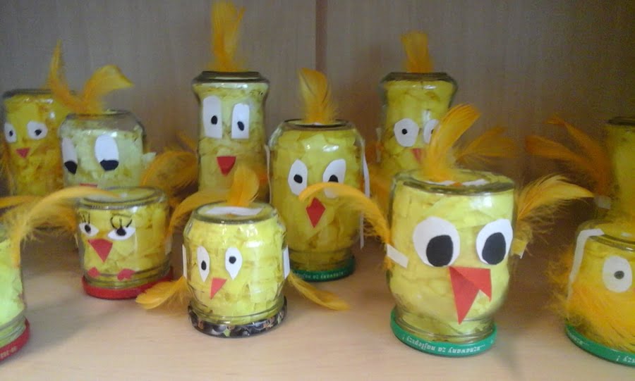 Kurczaki w słoikach Anna Kowalska Prace plastyczne Prace plastyczne (Dzień Zwierząt) Prace plastyczne (Wielkanoc) Światowy Dzień Zwierząt Zwierzęta (Prace plastyczne) 