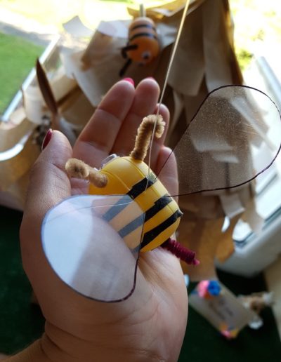 Praca plastyczna: Pszczoły z opakowań po kinder jajkach 2