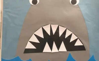 Rekin wycinany z papieru