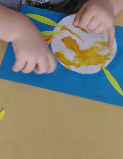 Praca plastyczna: Słońce farbami malowane 35