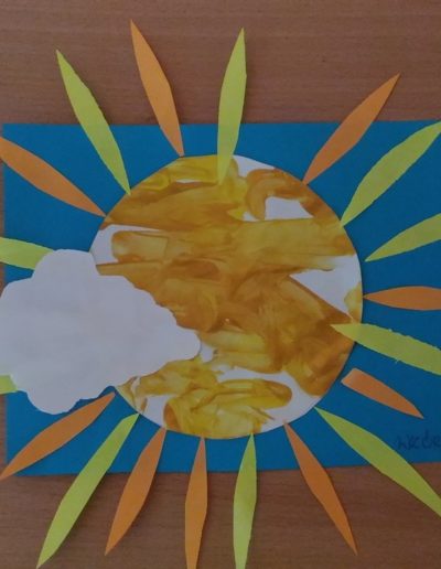 Praca plastyczna: Słońce farbami malowane 27
