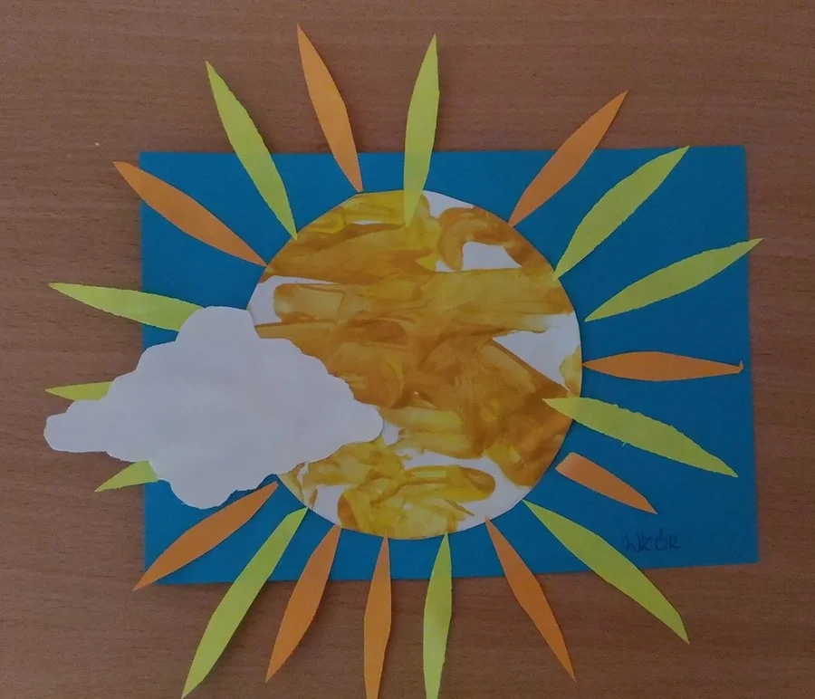 Praca plastyczna: Słońce farbami malowane