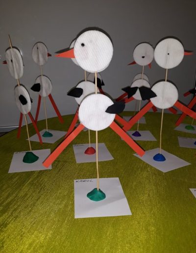 Praca plastyczna: Bocian z płatków kosmetycznych 2