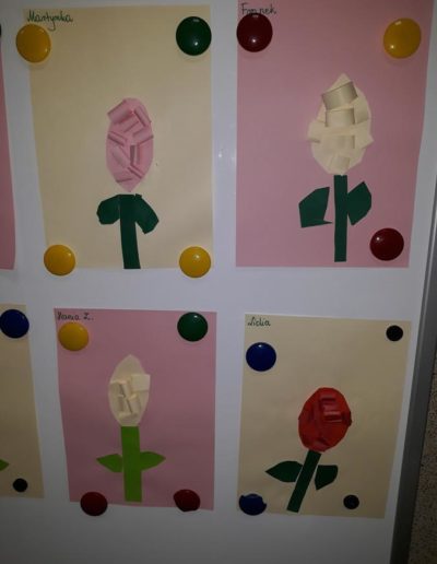 Praca plastyczna: Hiacynt z paseczków samodzielnie wycinanych 43