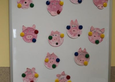 Praca plastyczna: Psotna świnka z papierowych talerzyków