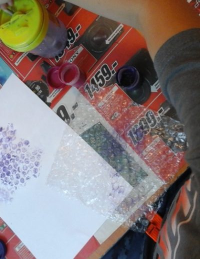 Praca plastyczna: Bzy z folii bąbelkowej 1