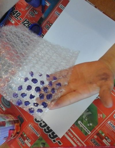 Praca plastyczna: Bzy z folii bąbelkowej 2