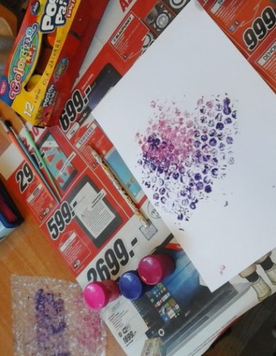 Praca plastyczna: Bzy z folii bąbelkowej 3