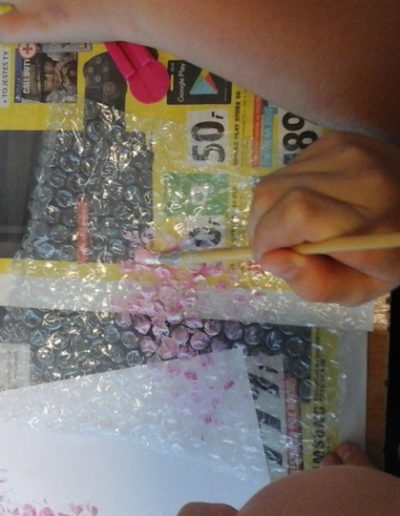 Praca plastyczna: Bzy z folii bąbelkowej 4