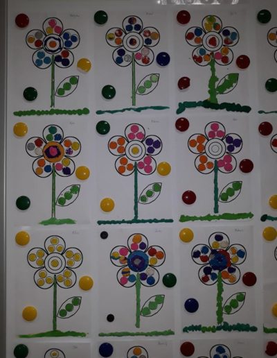 Kolorowe kwiatki - praca z plasteliną 4