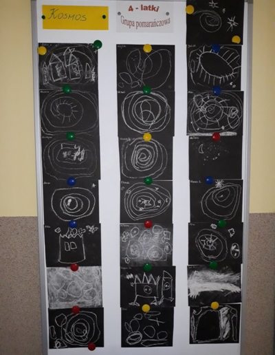 Praca plastyczna: Kosmos kredą rysowany 10