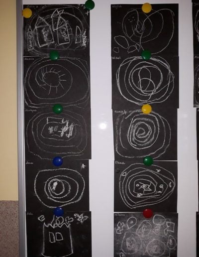 Praca plastyczna: Kosmos kredą rysowany 11