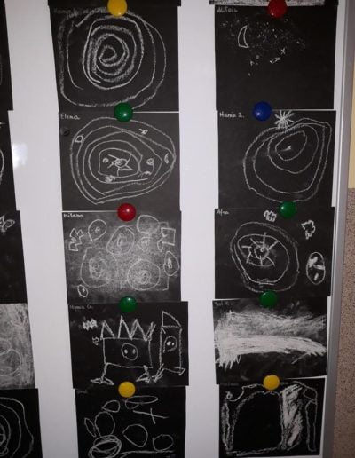 Praca plastyczna: Kosmos kredą rysowany 13