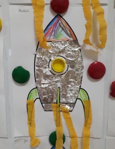 Praca plastyczna: Statek kosmiczny 8