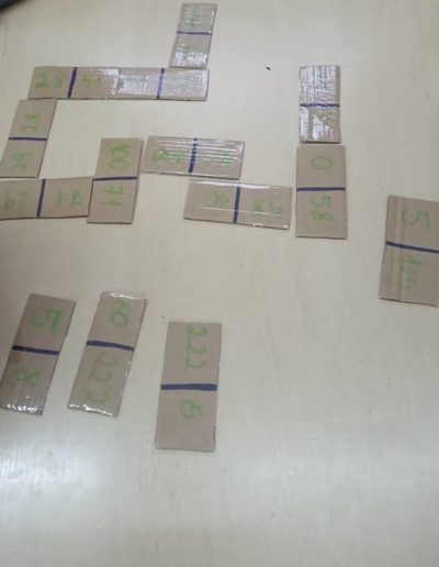 Praca plastyczna: Domino kształty i domino liczby i cyfry 2