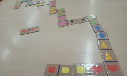 Praca plastyczna: Domino kształty i domino liczby i cyfry