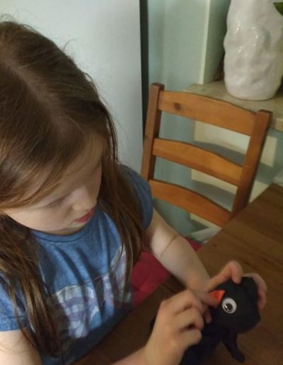 Praca plastyczna: Wrona - pacynka 3