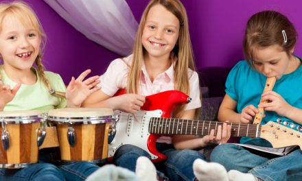 15 domowych instrumentów muzycznych dla dzieci, które wykonasz w domu