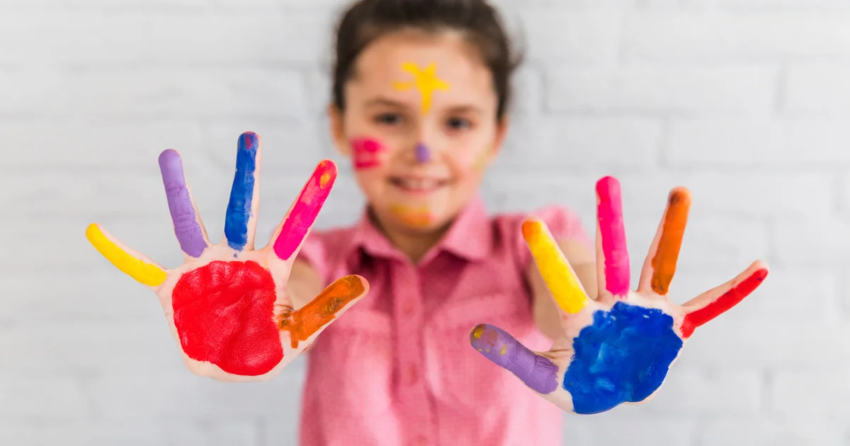 20 najlepszych zajęć dla 2-letnich dzieci w domu i na powietrzu