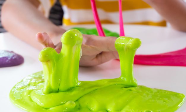 Slime / glutek dla dzieci – 6 innowacyjnych przepisów, które wykonasz w domu