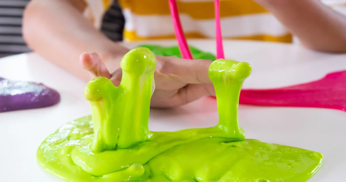 Slime / glutek dla dzieci – 6 innowacyjnych przepisów, które wykonasz w domu