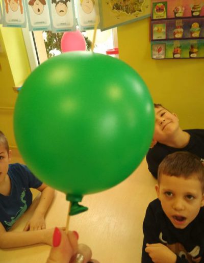 Praca plastyczna: WOW! Przebity balon nie pęka 1