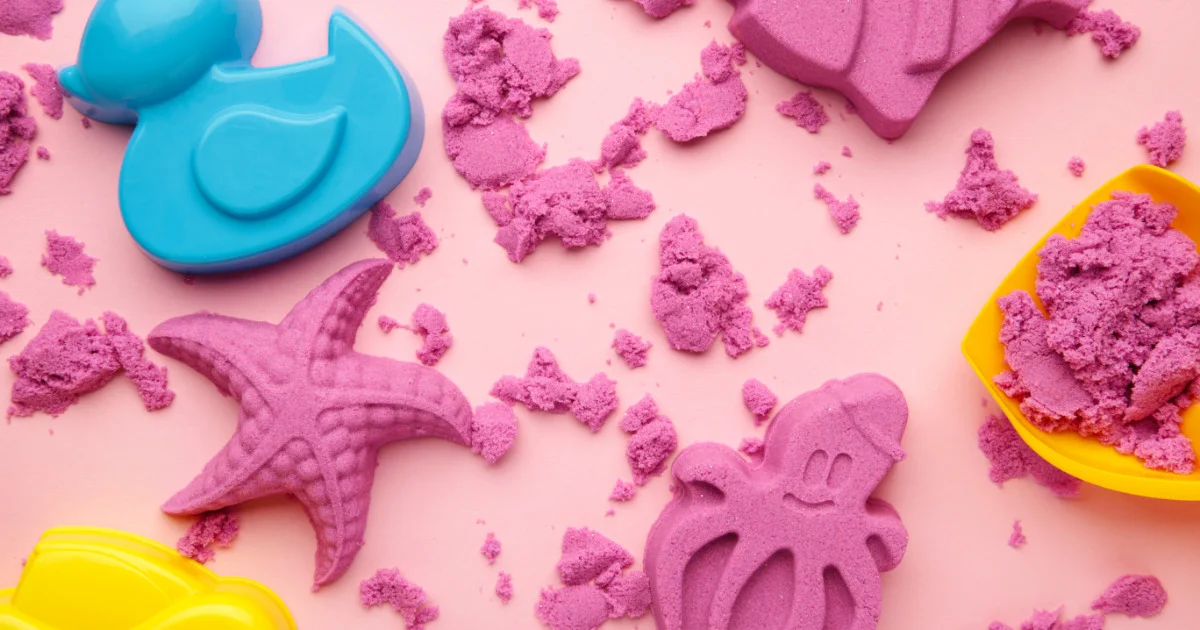 Prosty przepis na piasek kinetyczny DIY