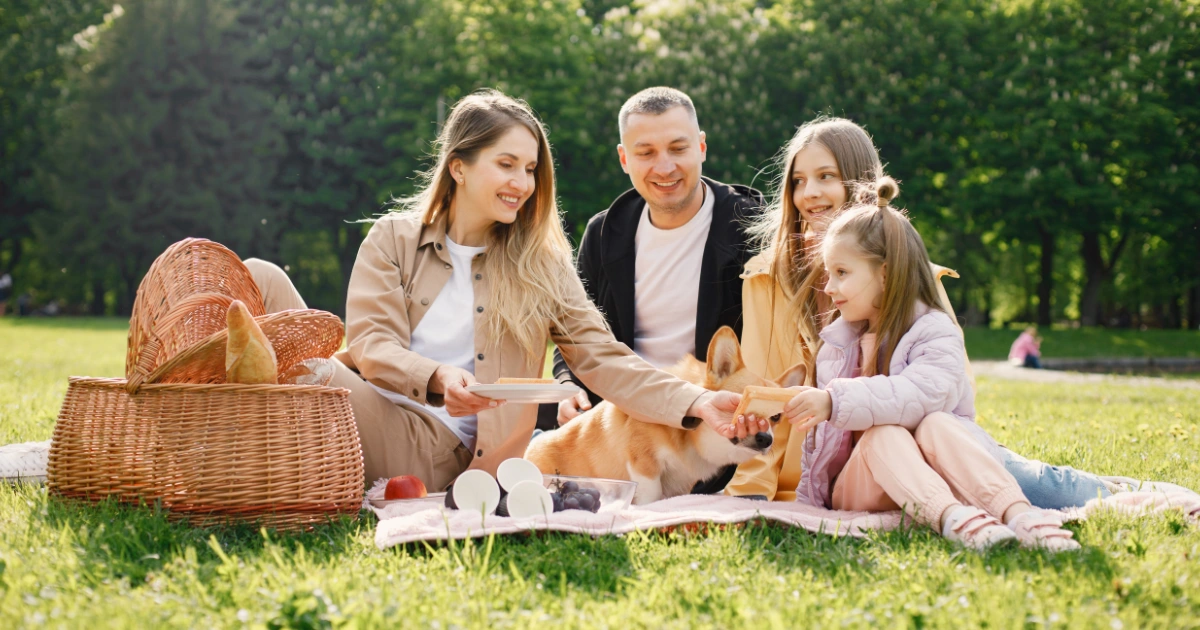 Gra terenowa na Dzień Rodziny: rodzinny piknik